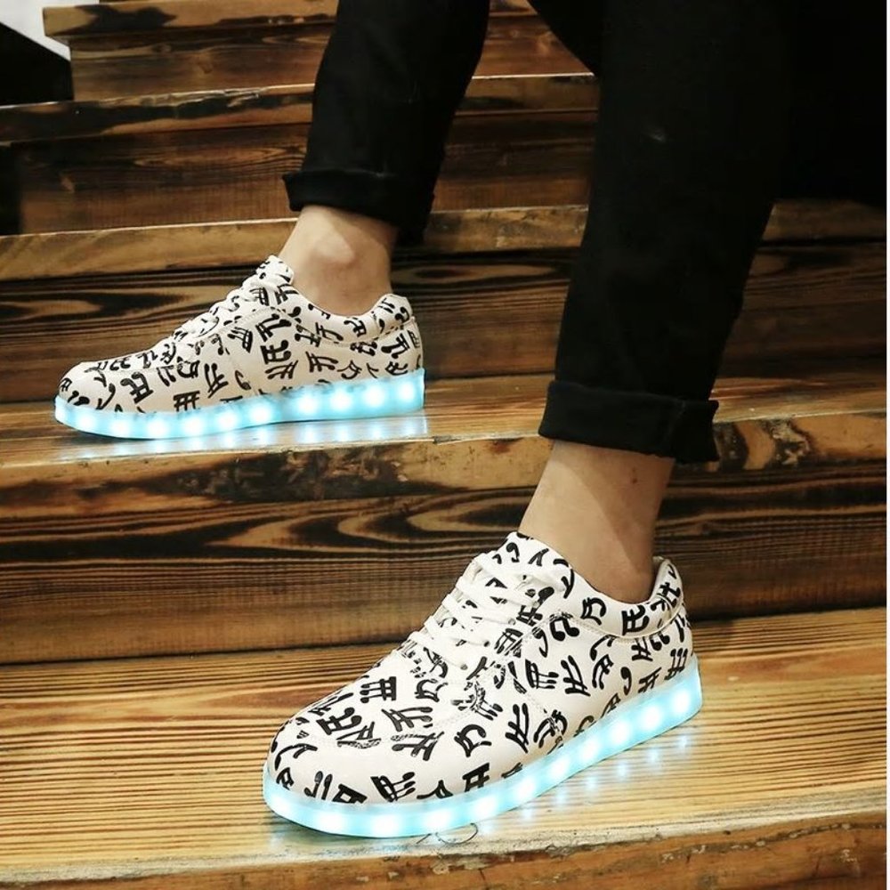 Musical Notes LED Light-Up Shoes - Youth Size 3/4 - Picture 3 of 8